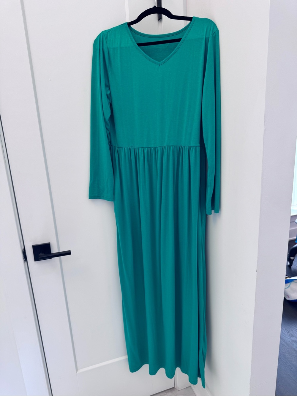 V-Neck Long Sleeve Maxi Dress in Teal Green